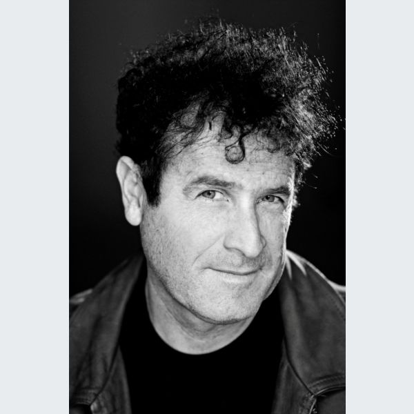 Phiona MacPherson Johnny Clegg, le zoulou blanc en concert en Alsace en 2013 - johnny-clegg-le-zoulou-blanc-en-concert-en-alsace-27552-600-600-F