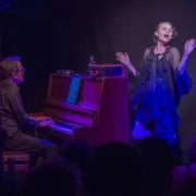 Un cabaret de chansons à la Destrousse