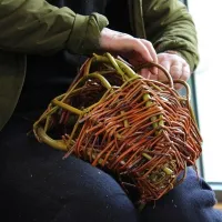 Initiation à la vannerie – Fabrication d’un panier à arceaux &copy; La Ferme d'Argentin