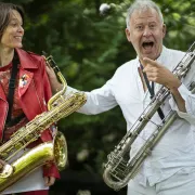 Céline Bonacina (saxophones) et Laurent Dehors (clarinettes, saxophones)