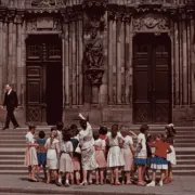 Projection Voyage place du Château en archives vidéo