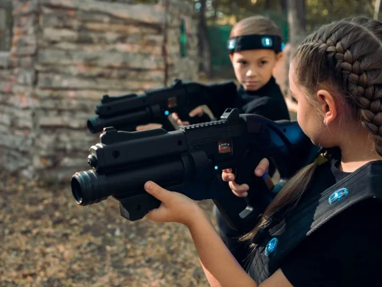 Le lasergame en plein air, en forêt