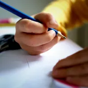 Atelier - Création d\'un décor en papier vitrail