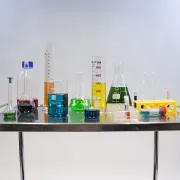 Atelier de chimie avec Les savants fous sur le thème « La magie des réactions chimiques »