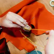 Atelier de fabrication de porte-clés espadrilles