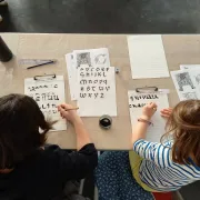 Atelier Enfants Atelier Calligraphie : Crée ton blaze!