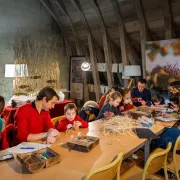 Atelier noël, les petits artistes de la reine