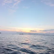 Balade en bateau au coucher de soleil