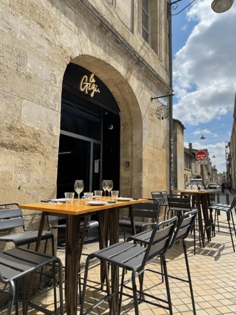 La terrasse d'une institution : La Gigi à Bordeaux