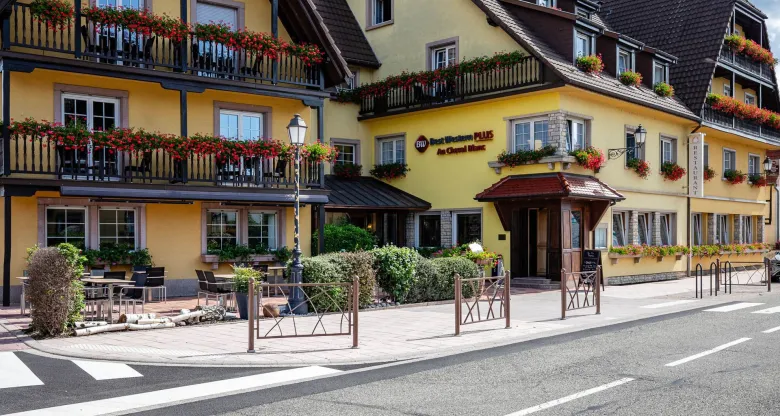 L'extérieur du Best Western - Hôtel Au Cheval Blanc Mulhouse Nord