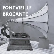 Brocante à Fontvieille