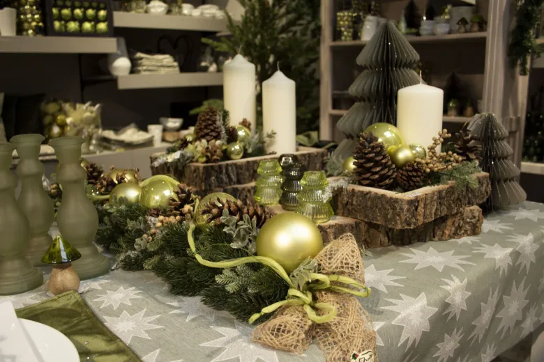 Un centre de table aux notes chaleureuses et naturelles