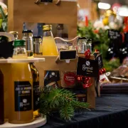 Dégustation de Jus de Pomme Chaud à la Cannelle