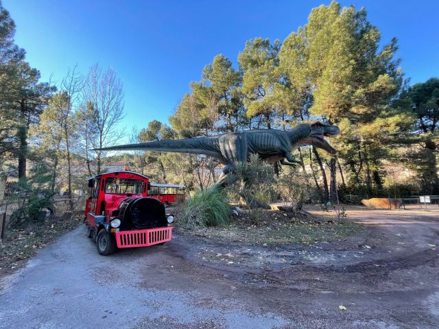 Dinopédia Parc La Grand-Combe : Parc Aux Dinosaures, Visite, Tarifs,