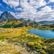 Document Terre Les Pyrénées , la grande traversée par le GR10