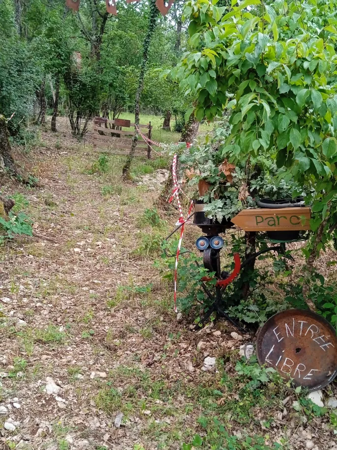 Exposition de sculptures sur fer en pleine nature