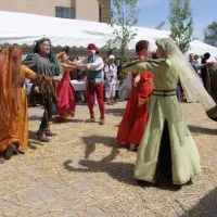 Chevaliers et sorcières animent les remparts à Châtenois DR