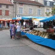 Foire mensuelle de Sauviat sur Vige