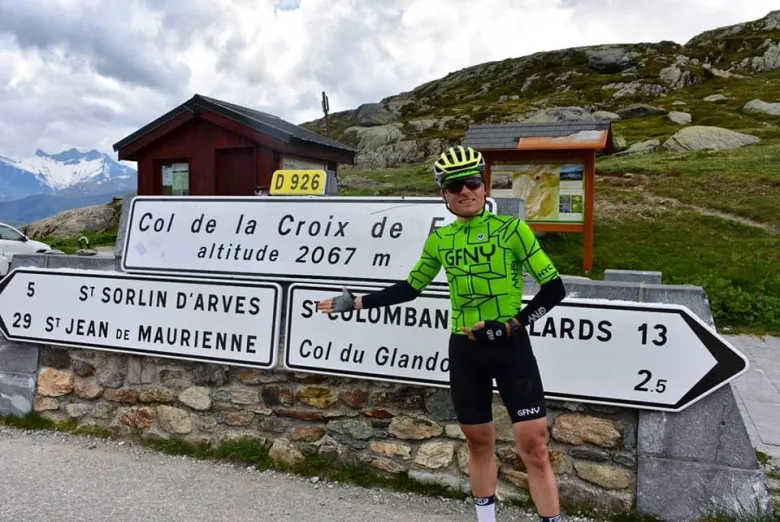 Montée du Col de la Croix de Fer lors du GFNY Alpes Vaujany