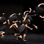 Ka-In Groupe Acrobatique de Tanger et Raphaëlle Boitel