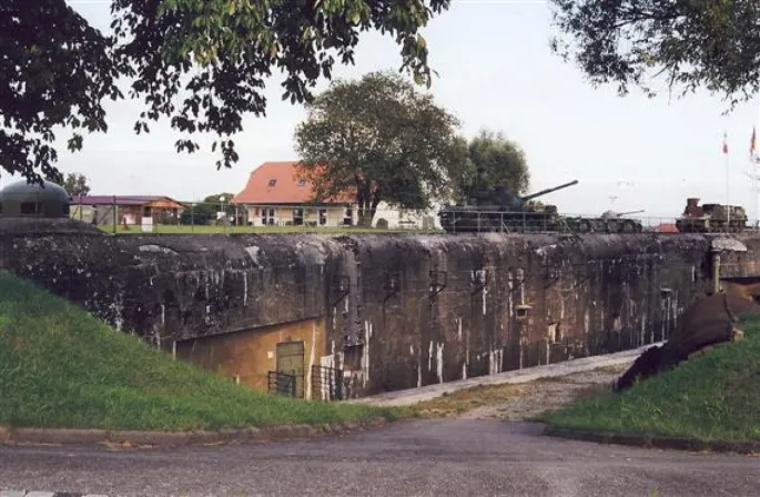 L'Abri de Hatten est en meilleur état que la Casemate située non loin