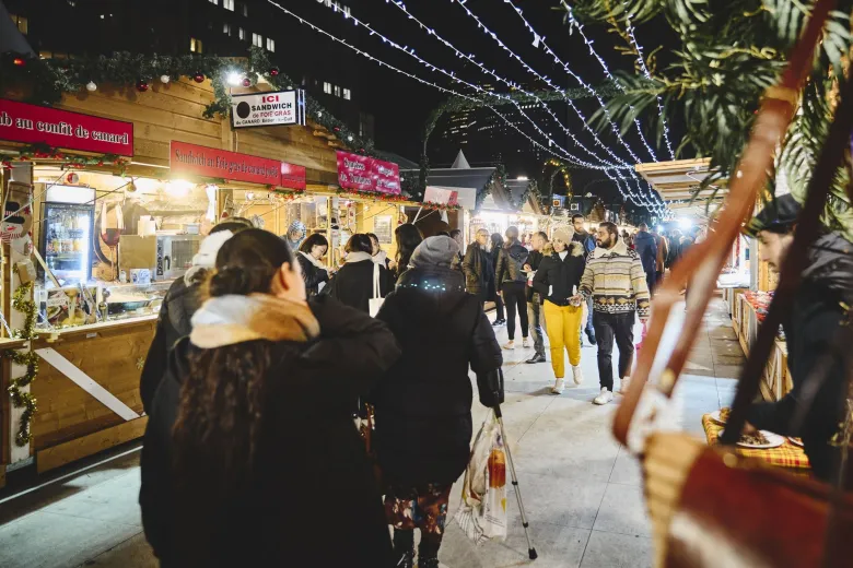 Les chalets du Marché de Noël de La Défense