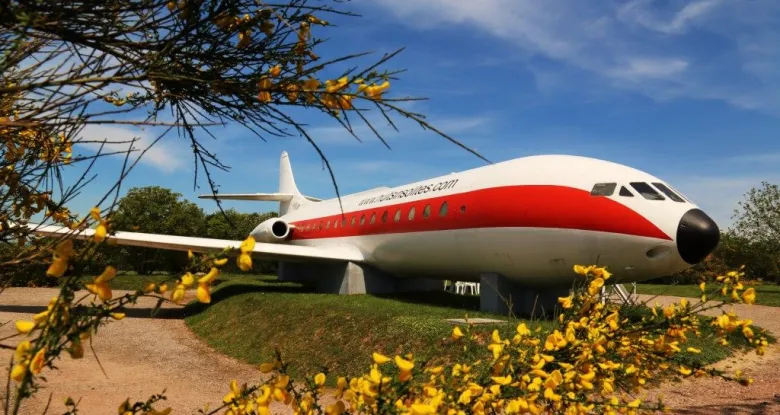 Nuit insolite : dormir dans un avion Caravelle