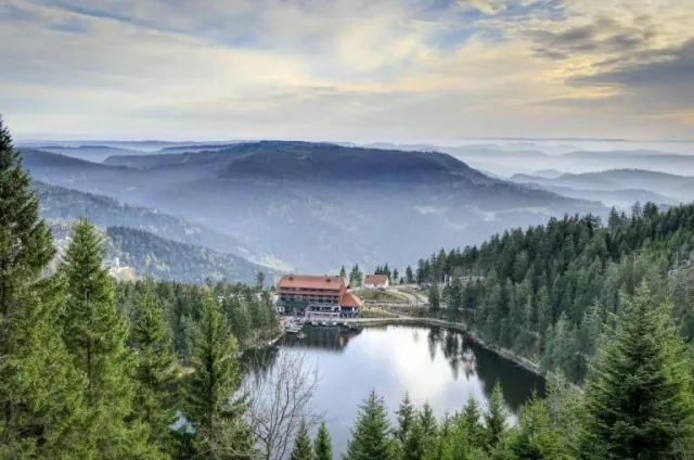 Le lac de Mummelsee en Forêt-Noire