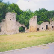 Le Château De Hellering - Splendeur Et Décadence