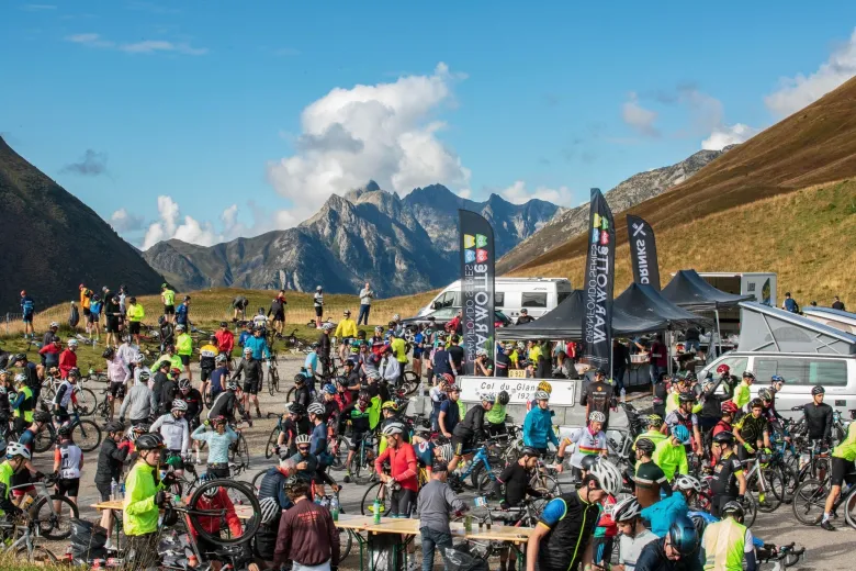 Ravitaillement en haut du Col de Glandon