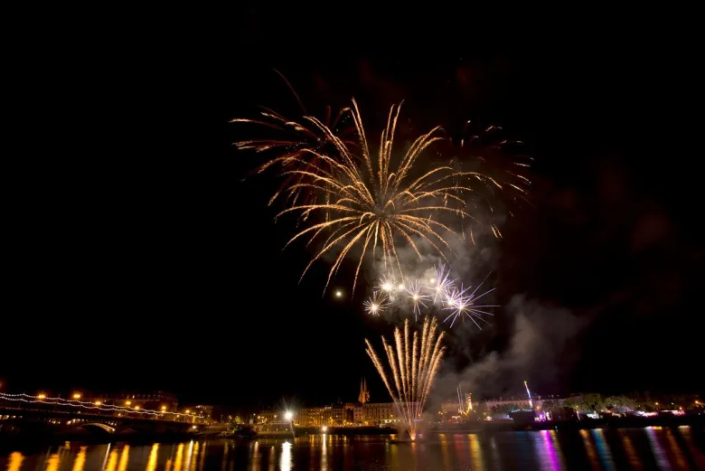 Feu d'artifice de clôture des Fêtes de Bayonne