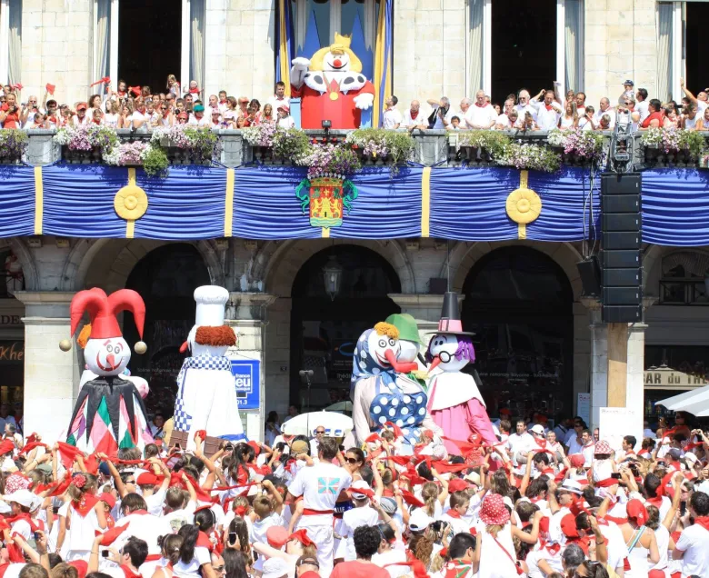 Le Roi Léon et les Géants des Fêtes de Bayonne