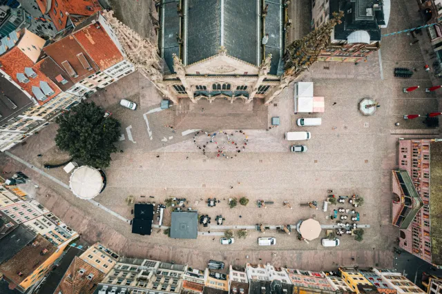 Une drone de la place de la Réunion et ses anneaux olympiques !