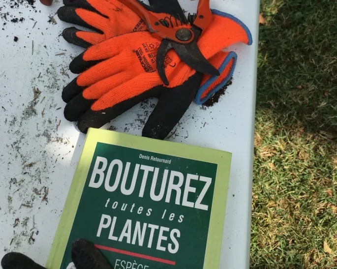 Malagar Autrement - Atelier bouturage dans le parc