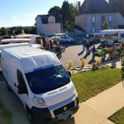 Marché à Magnac-Bourg