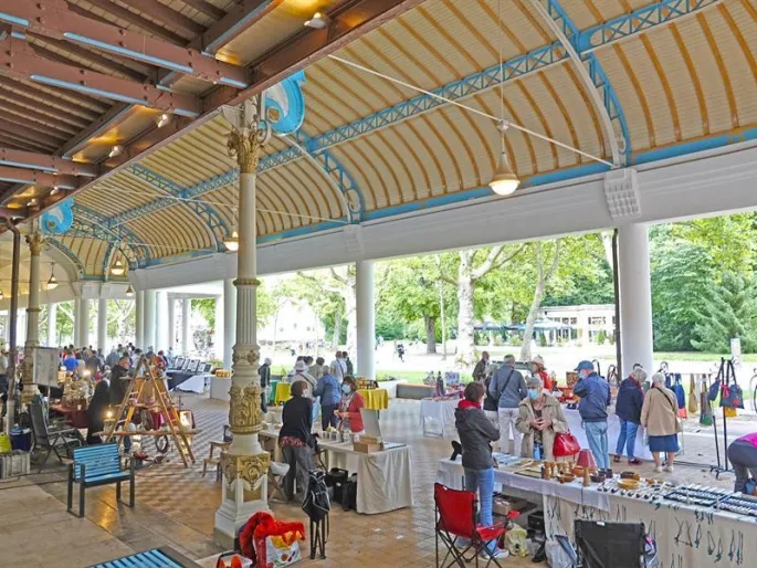 Marché De L'Artisanat Et Du Goût