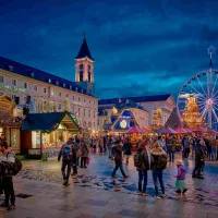 Le Marché de Noël installé sur la Markplatz à Karlsruhe &copy; KTG Karlsruhe Tourismus GmbH / Bruno Kelzer