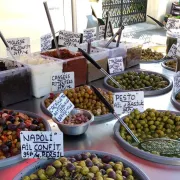 Marché de Sauset les Pins