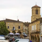 Marché du mardi matin à Sauveterre-de-Guyenne