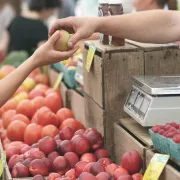 Marché estival semi nocturne