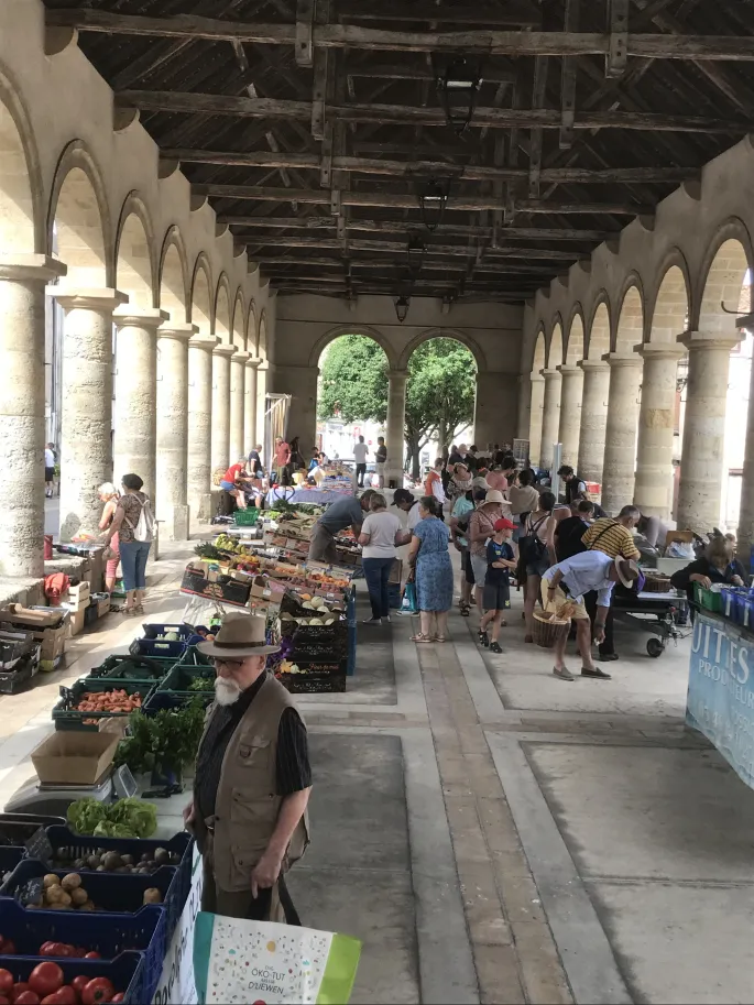 Marché hebdomadaire d'Airvault (samedi matin)