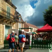 Marché hebdomadaire - tous les lundis matins- Sainte-Alvère