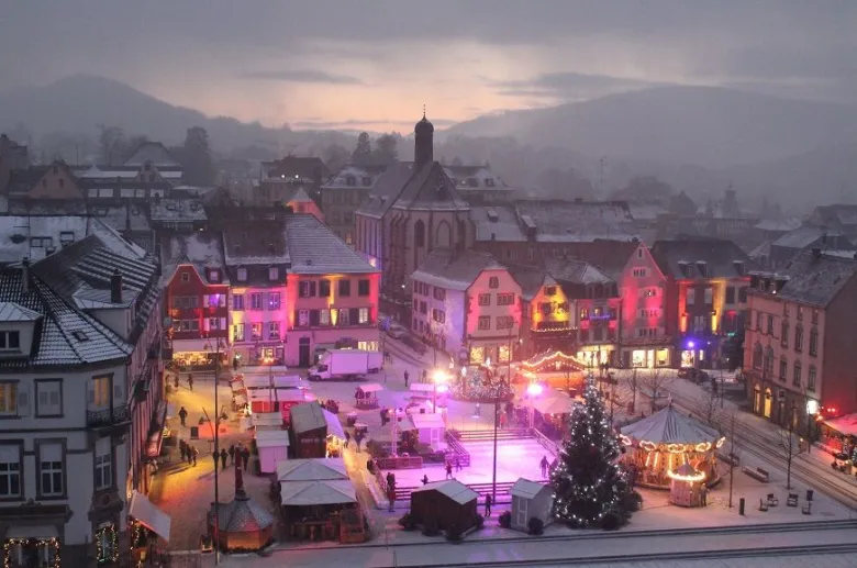 Saverne et ses animations de Noël vues d'en haut