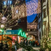 Les illuminations du marché de Noël de Fribourg &copy; FWTM / Spiegelhalter