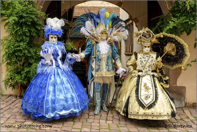 Les costumes du Carnaval de Venise, à Riquewihr !