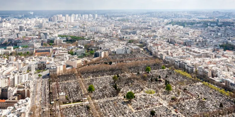 Une photo aérienne du Père Lachaise