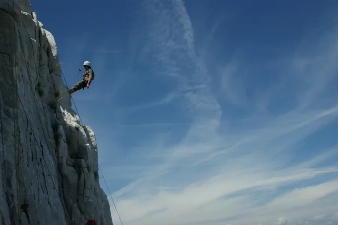 Stage escalade en falaises tout public