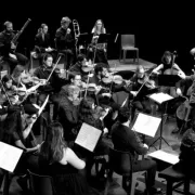 Sur - ’Orchestre Symphonique Aix-Marseille Université & du Conservatoire Pierre Barbizet dirigé par Sébastien Boin