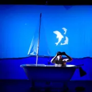 Théâtre d'objets : Air(e)s de couleurs (bleu)