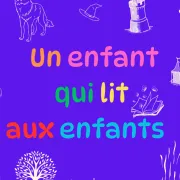 Un enfant qui lit aux enfants